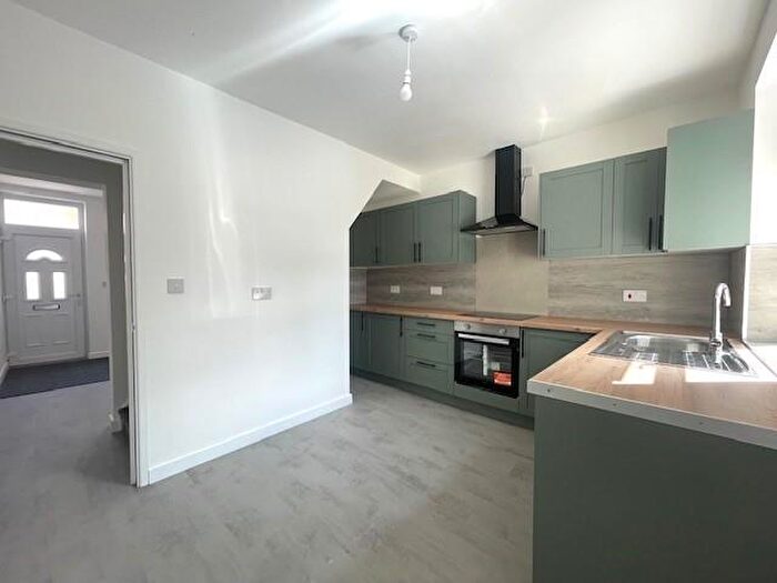 3 Bedroom End Of Terrace House For Sale In Hope Street, Mansfield, NG18