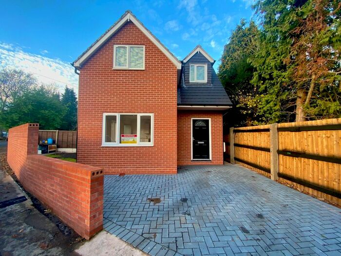 2 Bedroom Bungalow To Rent In Newbridge Crescent, Tettenhall, Wolverhampton WV6