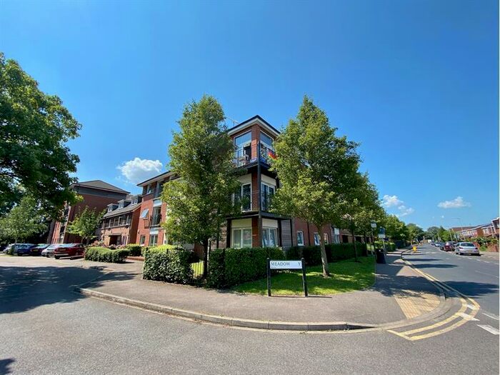 1 Bedroom Flat To Rent In Meadow Way, Caversham, RG4