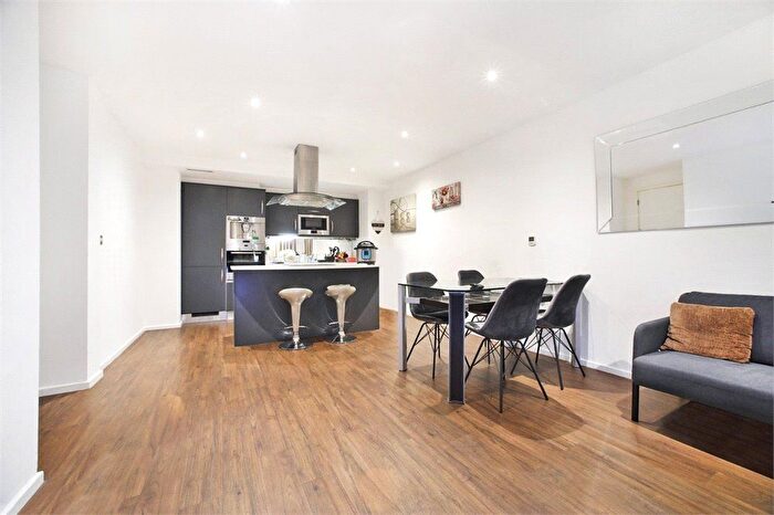 2 Bedroom Flat To Rent In The Oxygen, London, Western Gateway, E16