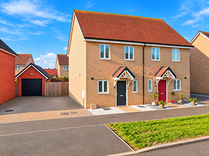 2 Bedroom Semi-Detached House For Sale In Athelstan Crescent, Rochford, SS4