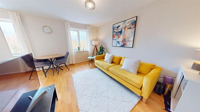 2 Bedroom Flat For Sale In Angora Drive, Trinity Riverside, Salford, M3