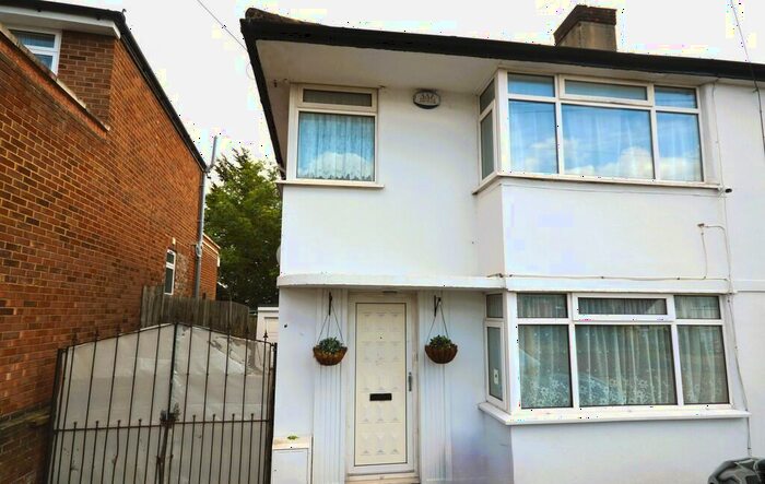 3 Bedroom Semi-Detached House To Rent In West Close, Wembley, HA9