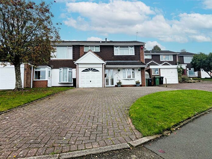 3 Bedroom Semi-Detached House For Sale In Fairmile Road, Halesowen, B63
