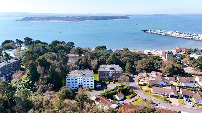 3 Bedroom Apartment For Sale In Avalon, Evening Hill, BH14