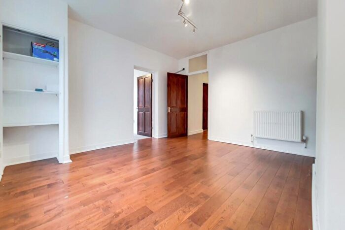4 Bedroom Apartment To Rent In Frankham House, Frankham Street, Deptford, London, SE8