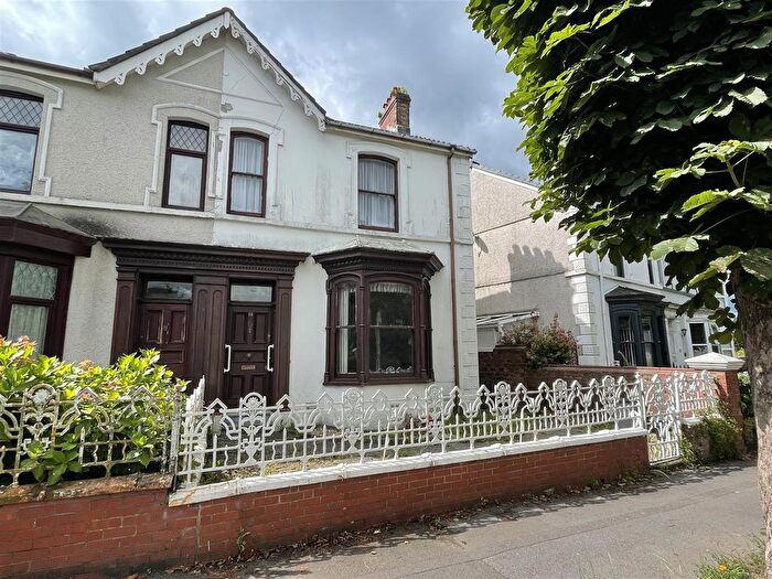 3 Bedroom Semi-Detached House For Sale In College Square, Llanelli, SA15