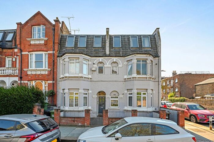 2 Bedroom Flat For Sale In Bagleys Lane, Fulham, London, SW6