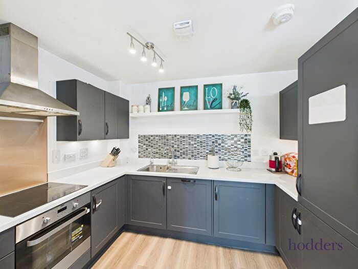 2 Bedroom Flat For Sale In Blackbess Lane, Chertsey, Surrey, KT16