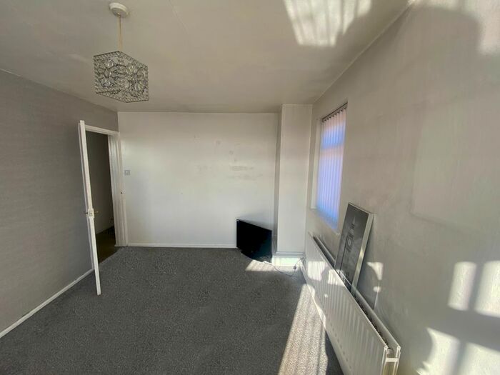 3 Bedroom Flat To Rent In Tunstall Village Road, Silksworth, Sunderland, SR3