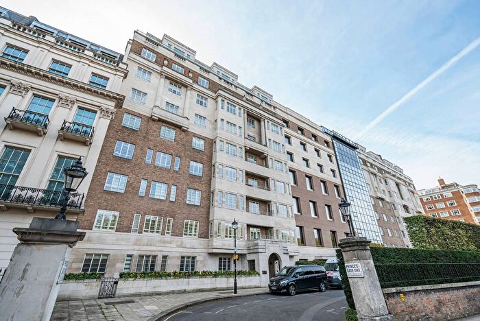 3 Bedroom Flat To Rent In Princes Gate, Knightsbridge, London, SW7