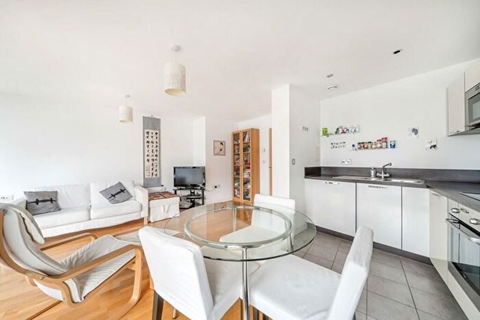 2 Bedroom Flat To Rent In Albury Street, London, SE8