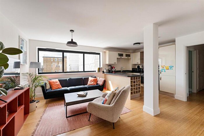 2 Bedroom House For Sale In Digby Street, Bethnal Green, E2