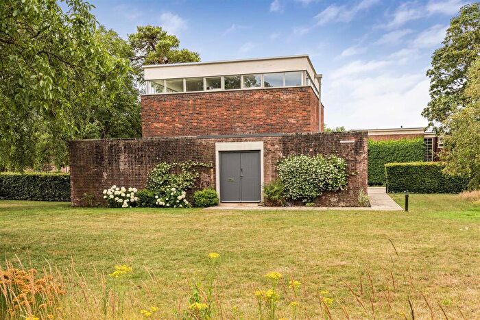 3 Bedroom Detached House For Sale In Trenchard Lane, Caversfield, Bicester, OX27