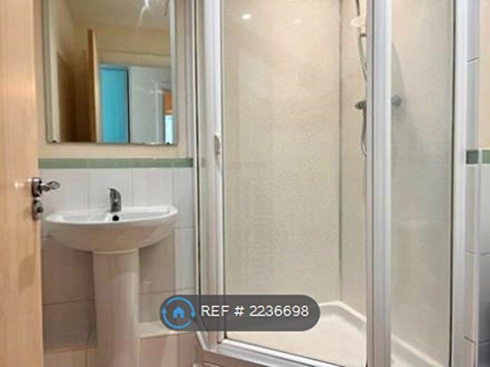 2 Bedroom Flat To Rent In Victoria Road, Acton, W3