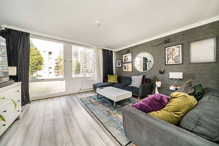 3 Bedroom Terraced House For Sale In Edenham Way, North Kensington, W10