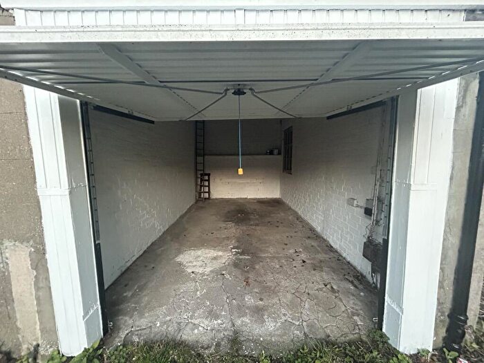 Garage / Parking To Rent In Relugas Lane, Grange, Edinburgh, EH9