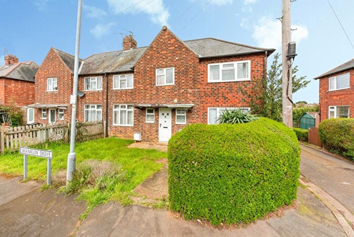 4 Bedroom End Of Terrace House For Sale In Shanklin Drive, Grantham, NG31