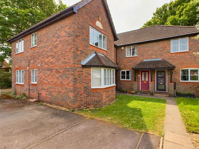 2 Bedroom Flat To Rent In Poplar Way, Hedge End, Southampton, SO30