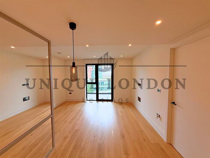 1 Bedroom Flat To Rent In Westmont Apartments, Fountain Park Way, White City, W12