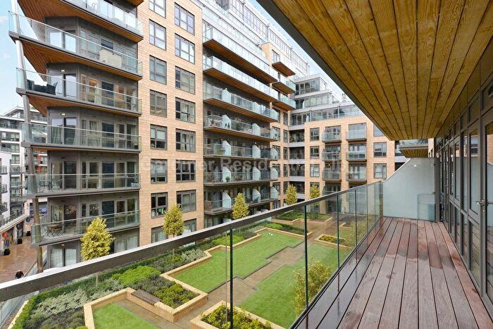 2 Bedroom Flat For Sale In Vista House, Dickens Yard, Ealing, W5