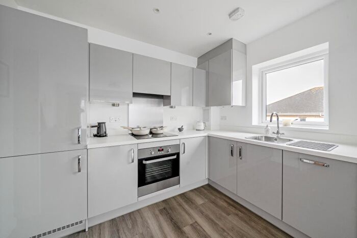 2 Bedroom Apartment To Rent In Broad Lane, Bracknell, RG12