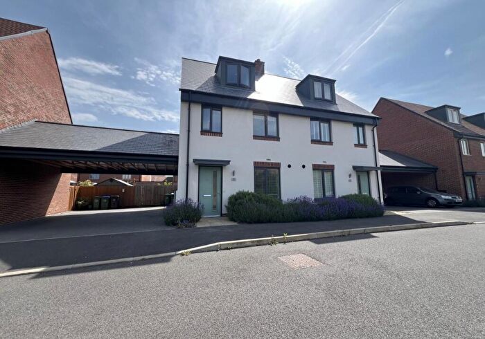 3 Bedroom House To Rent In Axtell Way, Aston Clinton, Aylesbury, HP22