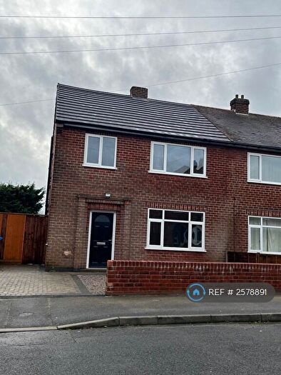 3 Bedroom Semi-Detached House To Rent In Charnwood Avenue, Derby, DE23