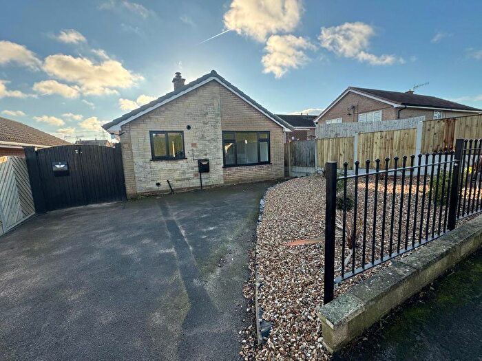 3 Bedroom Detached Bungalow To Rent In Hucklow Avenue, Inkersall, Chesterfield, S43