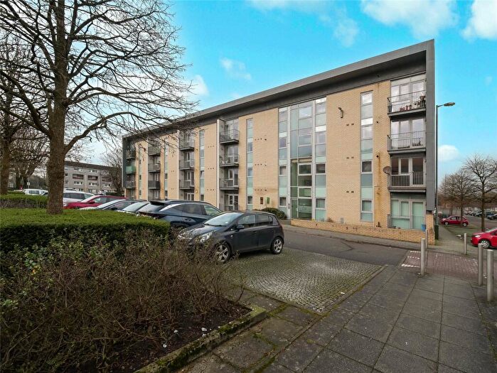 2 Bedroom Flat For Sale In Queen Elizabeth Gardens, Glasgow, Glasgow City, G5