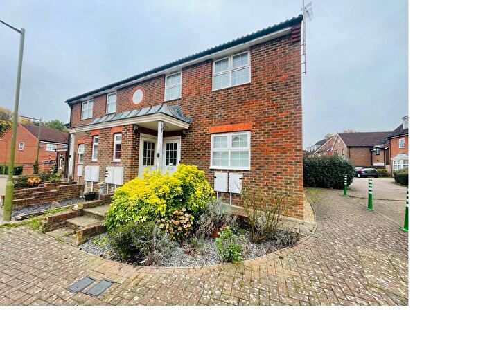 1 Bedroom Maisonette To Rent In Barrington Mews, Welwyn Garden City, AL7