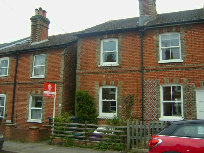 3 Bedroom Cottage To Rent In George Road, Guildford, GU1
