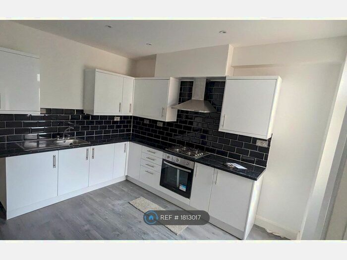 4 Bedroom Terraced House To Rent In Raphael Road, Gravesend, DA12
