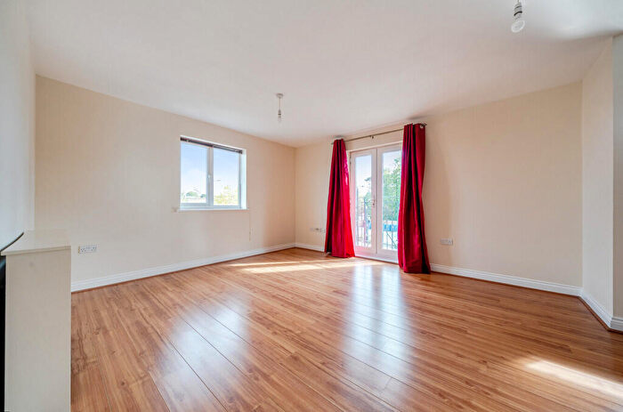 2 Bedroom Flat For Sale In Elm Road, Sidcup, DA14