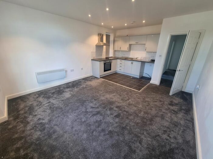 2 Bedroom Flat To Rent In Shaftesbury Avenue, Bradford, BD9
