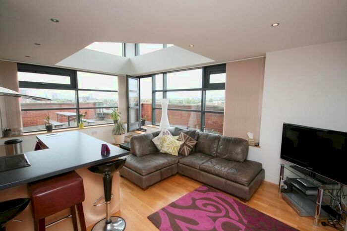 2 Bedroom Flat To Rent In Ellesmere Street, Manchester, M15