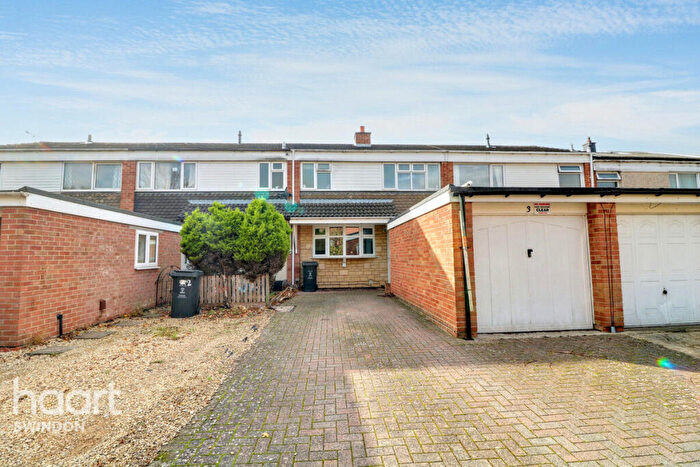 3 Bedroom Terraced House For Sale In Raybrook Crescent, Swindon, SN2