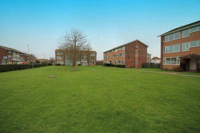 2 Bedroom Flat To Rent In Kings Court, Shoreham By Sea BN43