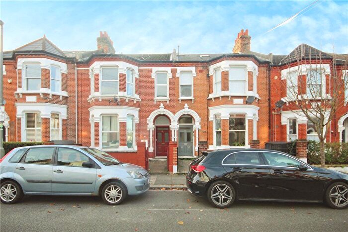 4 Bedroom Flat To Rent In Carminia Road, London, SW17