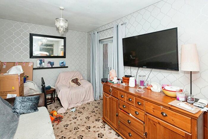 2 Bedroom Semi-Detached House For Sale In Rose Hill Road, Ashton-under-Lyne, OL6