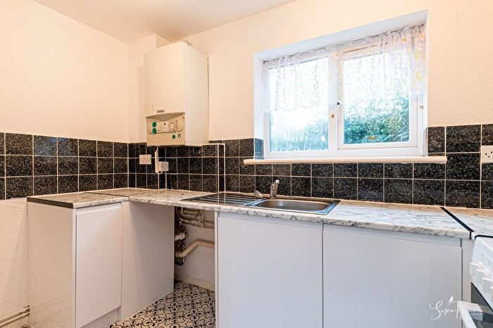 2 Bedroom End Of Terrace House For Sale In Jeals Lane, Sandown, PO36