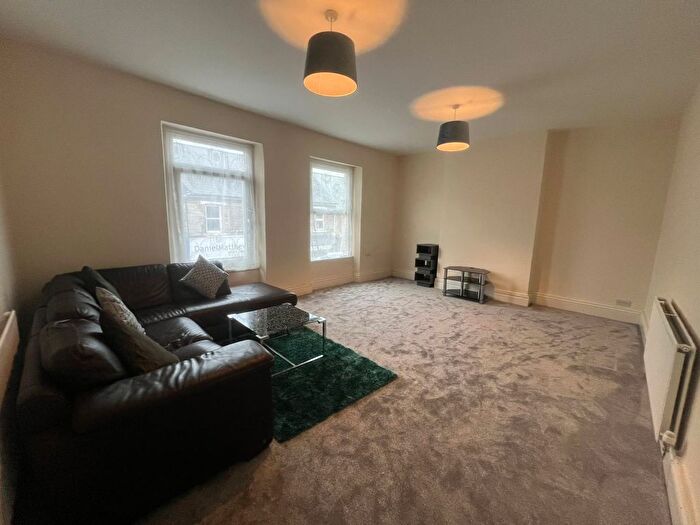 3 Bedroom Flat To Rent In High Street, Barry, CF62