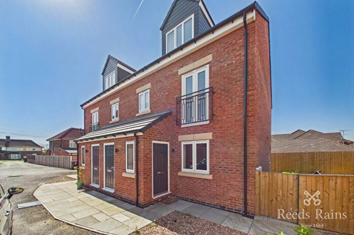 2 Bedroom Apartment To Rent In Groot Close, Sunnyside, Rotherham, South Yorkshire, S66