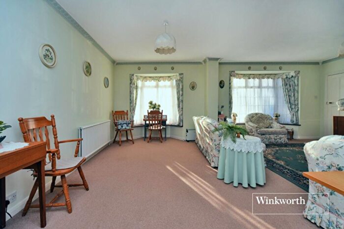 5 Bedroom Detached House For Sale In Kingsmead Avenue, Worcester Park, KT4