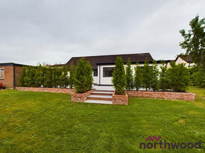 3 Bedroom Bungalow For Sale In Croxton Lane, Middlewich, CW10