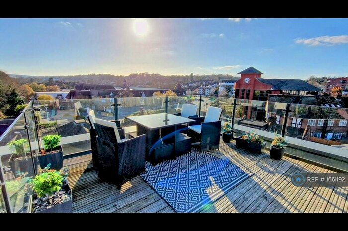 2 Bedroom Penthouse To Rent In Whytecliffe Road South, Purley, CR8