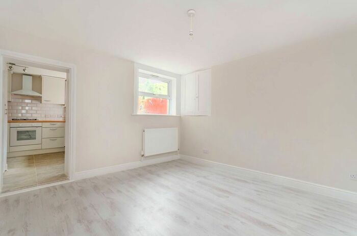 1 Bedroom Flat To Rent In Laurel Grove, Penge, London, SE20
