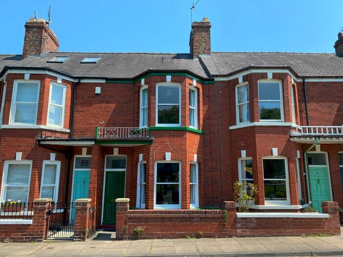 3 Bedroom Property To Rent In Knavesmire Crescent, York, YO23