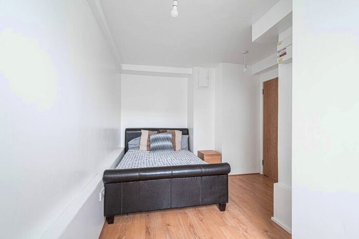 2 Bedroom Flat To Rent In Christchurch Avenue, North Finchley, London, N12