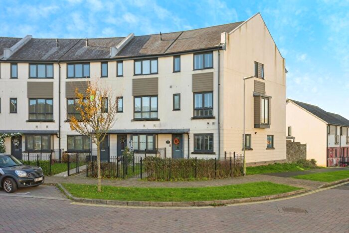 4 Bedroom End Of Terrace House For Sale In Coscombe Circus, Plymouth, Devon, PL9